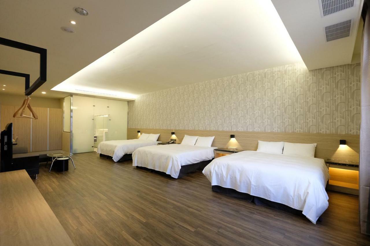 Yu Chun Hotel Taichung Esterno foto
